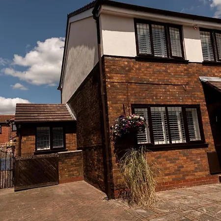 Inviting 3-Bed House In Manchester Exterior foto