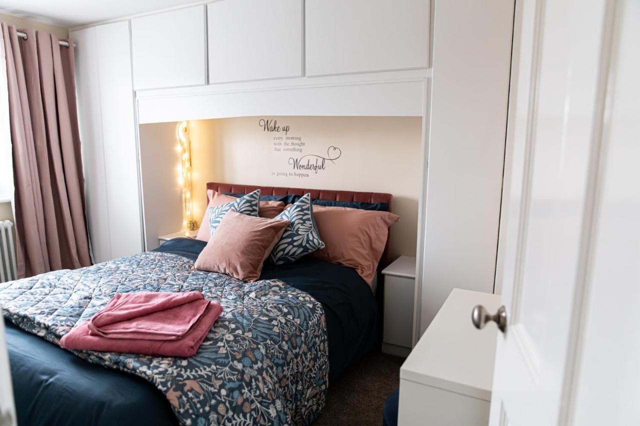 Inviting 3-bed House In Ferienhaus Manchester